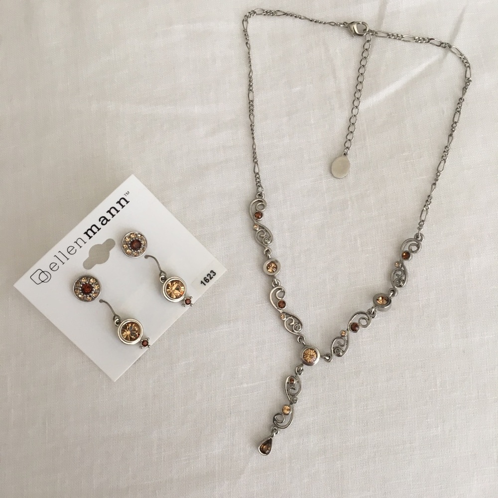 Necklace and earring set